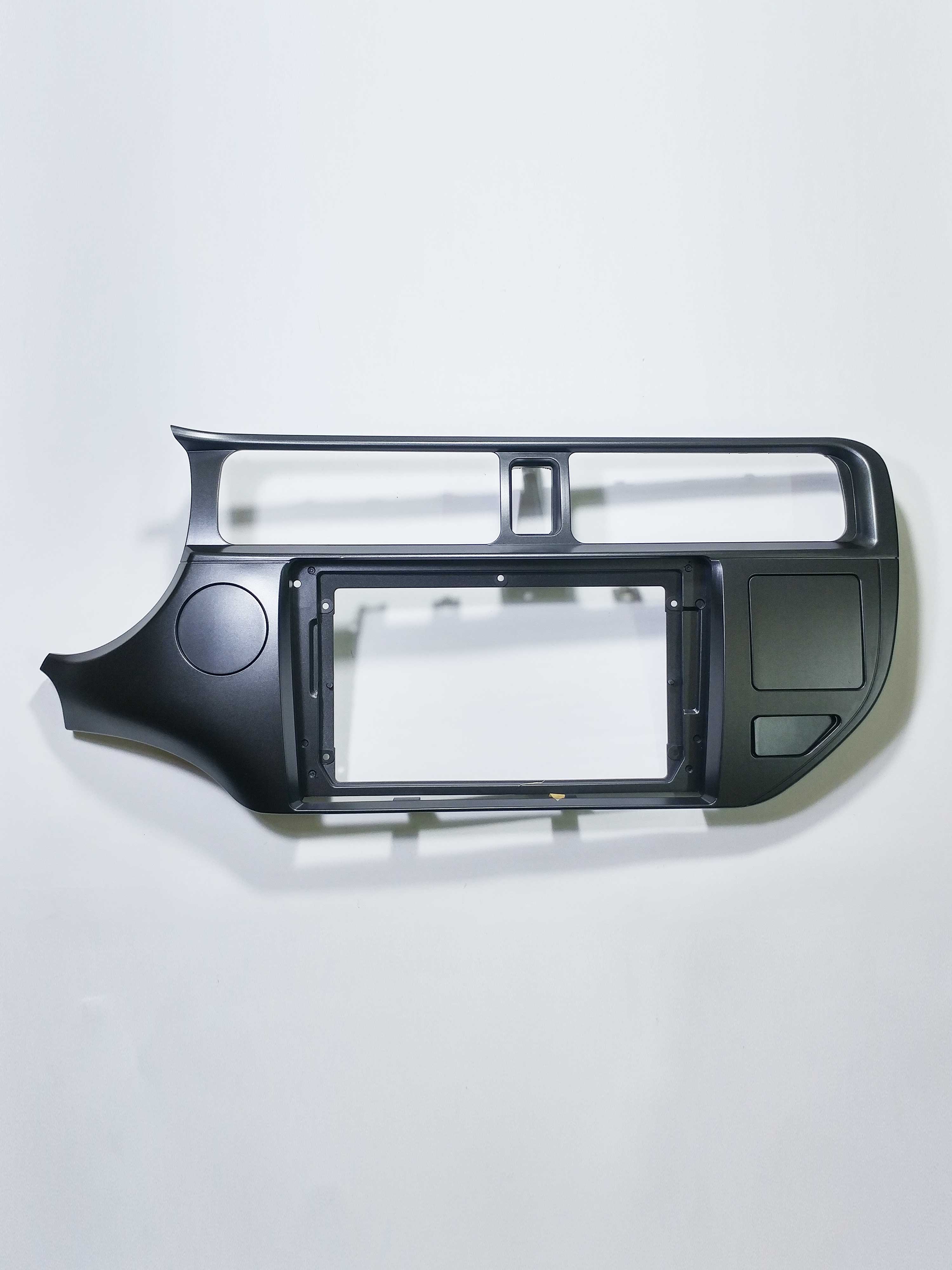 Mặt Dưỡng KIA RIO 2011-2014 (9 inch) (xi nhan giữa)